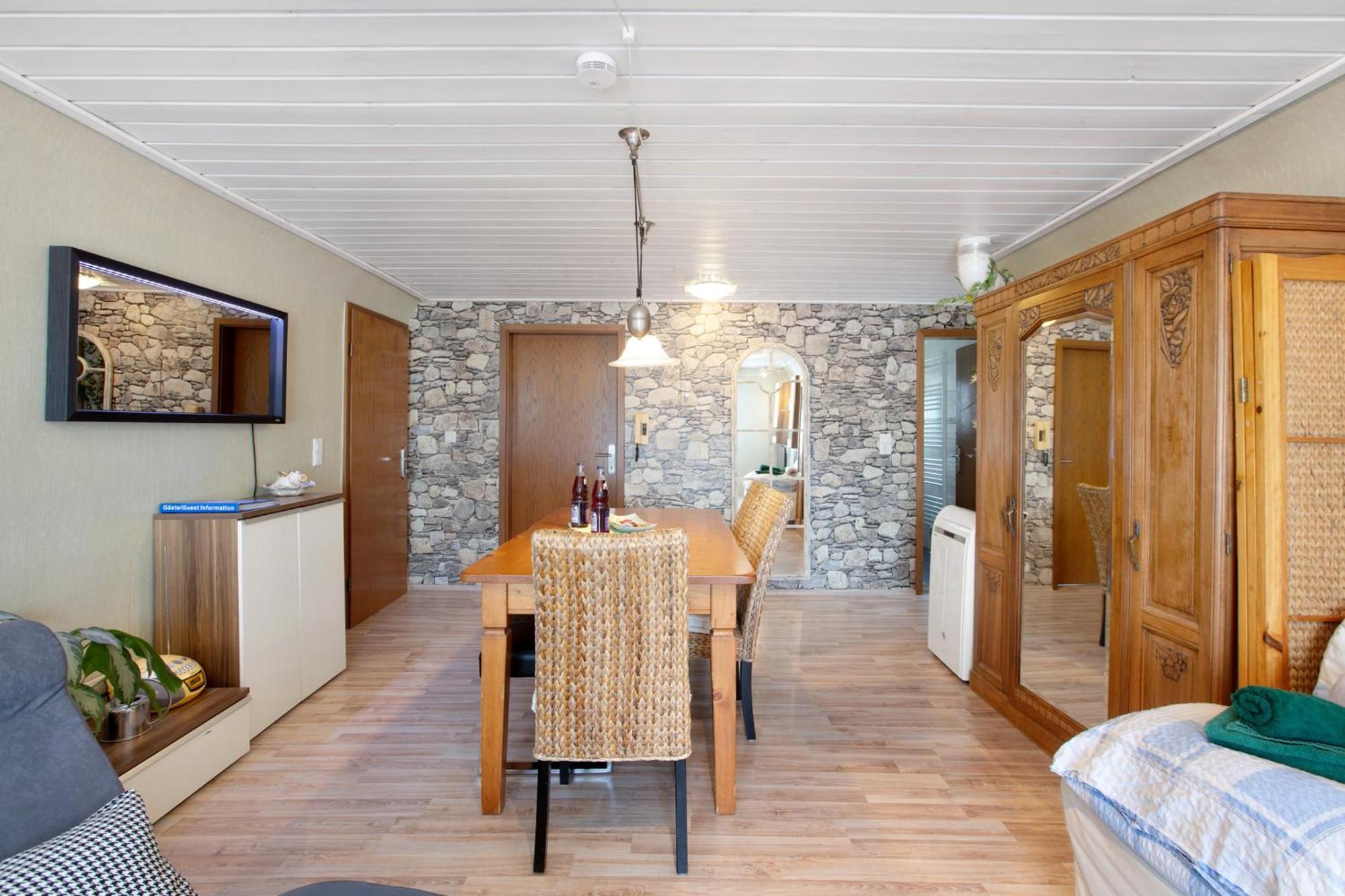 Nette Huette Apartment *
